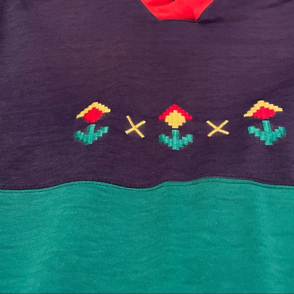 Vintage Embroidered Pixel Flowers Color Block Top - Picture 6 of 6